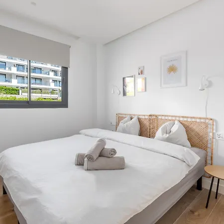 Paula Lemac - Stylish El Higueron With Sea Views, Spacious Terrace & Comfort *